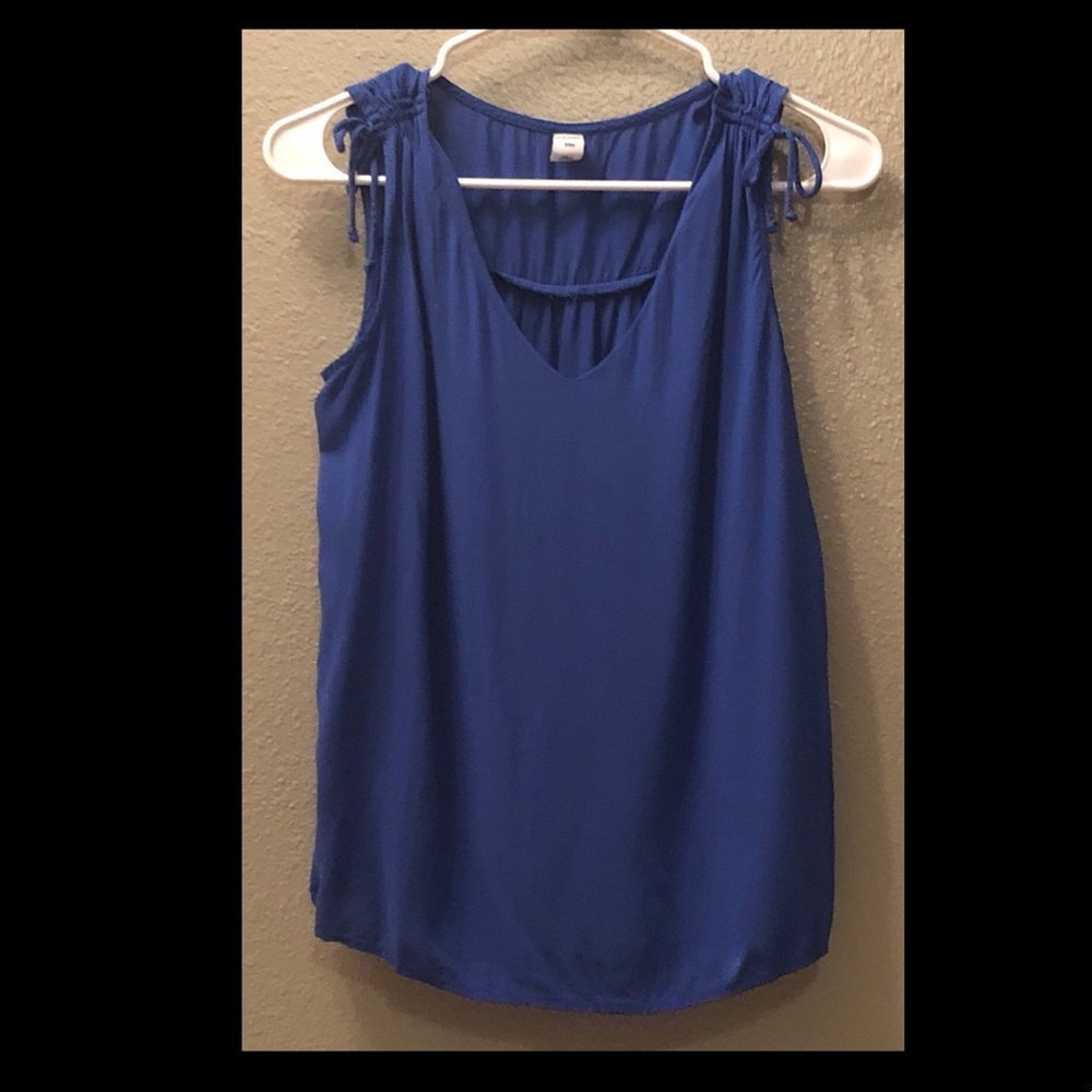 🛍🛍Old navy royal blue blouse size small🛍🛍